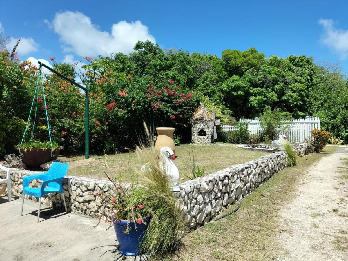 La mélodie des oiseaux Grand-Bourg  Exterior foto